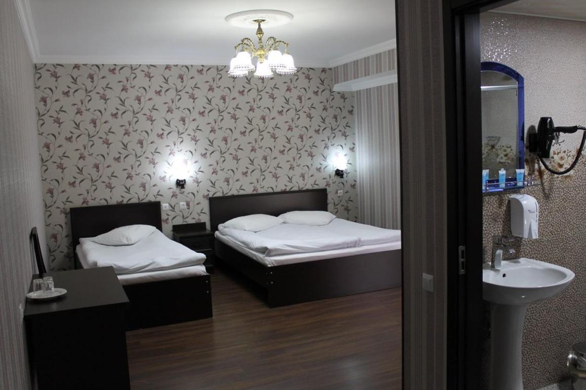 Hotel Grand Palace 아할치헤 외부 사진