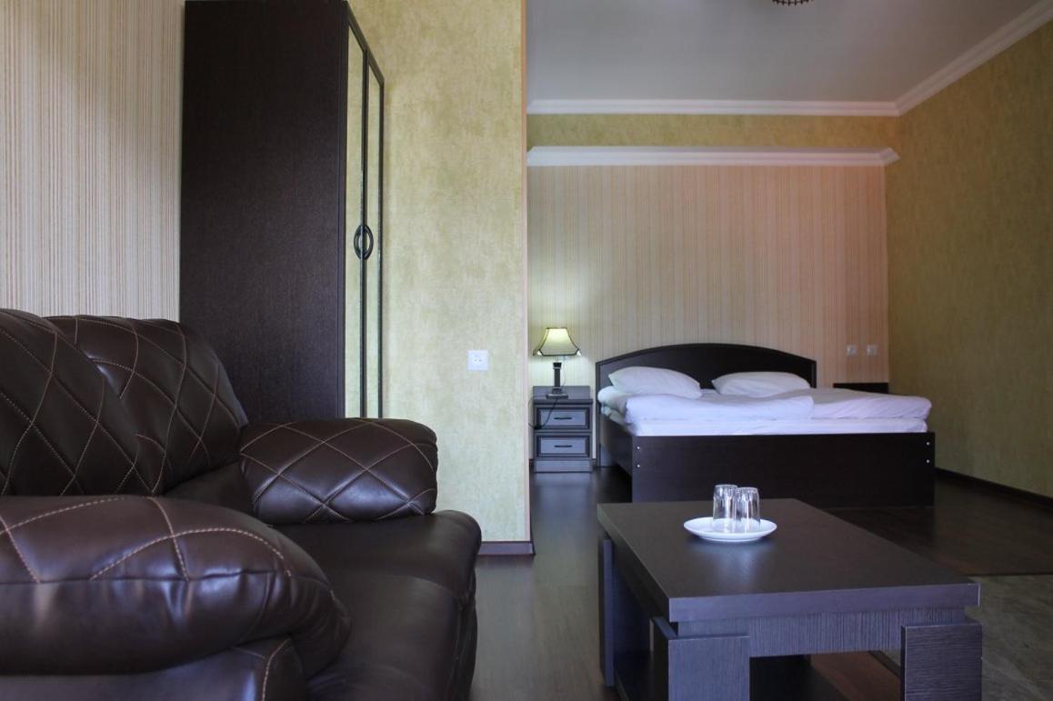 Hotel Grand Palace 아할치헤 외부 사진